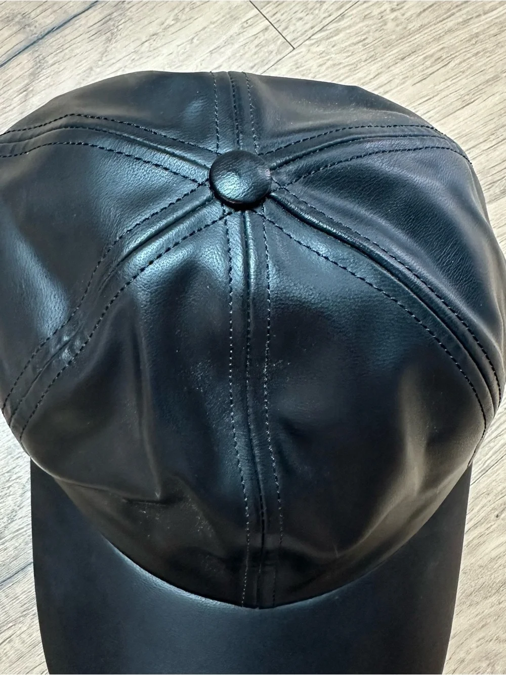 ARITZIA COMMUNITY - BLACK HAT - PERFECT CONDITION